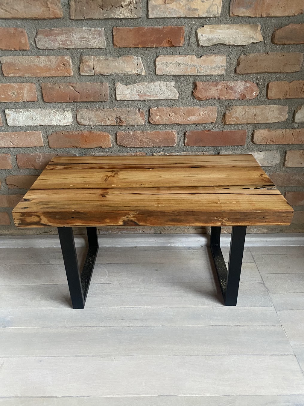 stolik ze starych belek